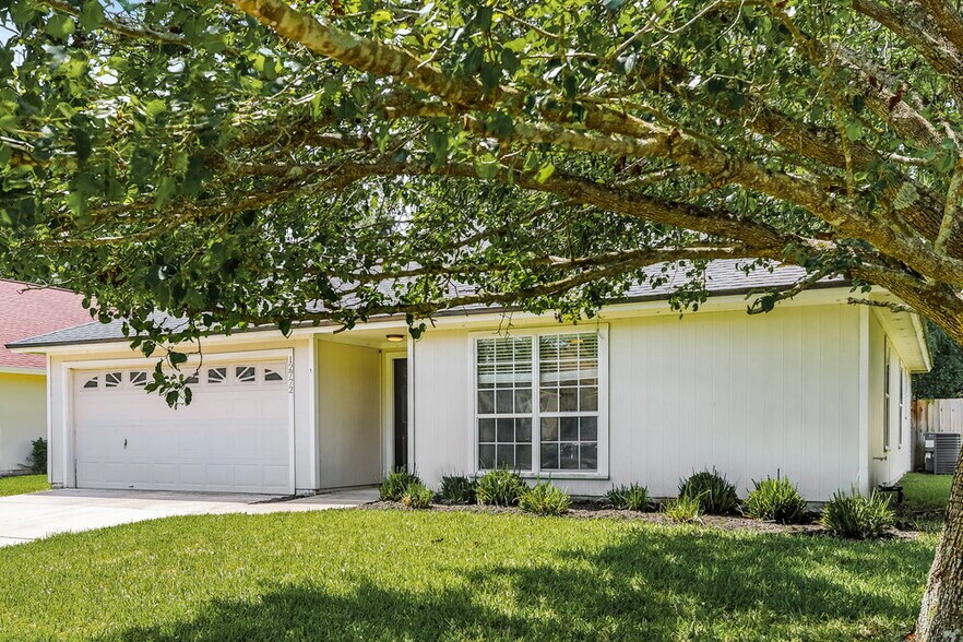 Building Photo - 12772 Glade Springs Dr S