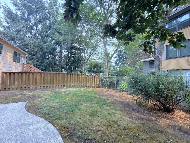 Building Photo - 120 SE 176th Pl