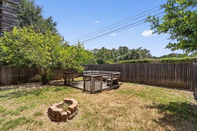 Building Photo - 7337 Menchaca Rd