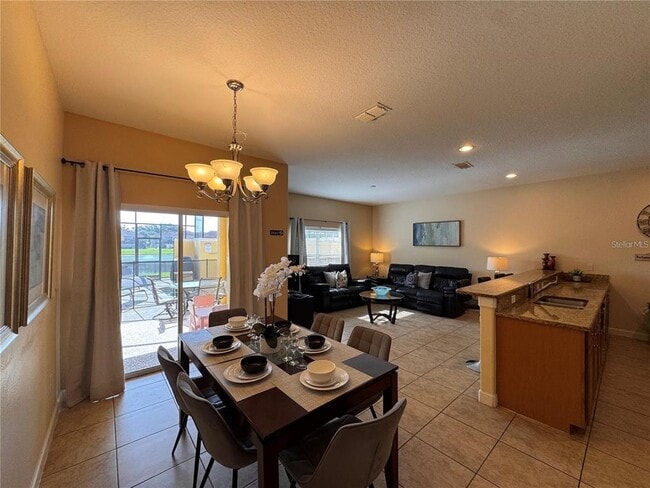 Building Photo - 3075 Beach Palm Ave