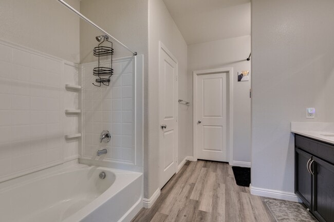 Building Photo - Furnished 5-Bedroom Home with Two Primary Suites