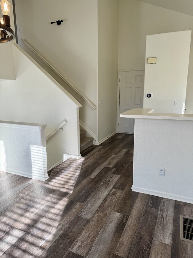 Building Photo - *LIMITED TIME OFFER!* Secure your move-in before December 31, 2025, and enjoy a $1,000 discount o...