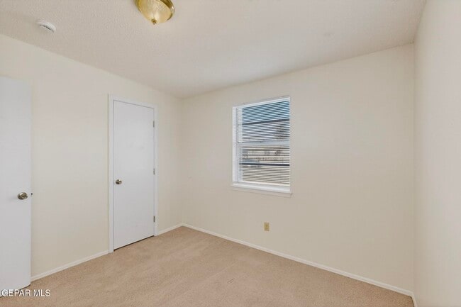 Building Photo - 10370 Kellogg St