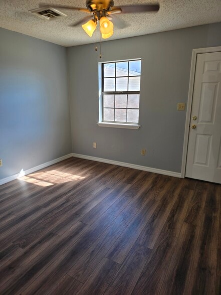 Building Photo - 1414 E O St