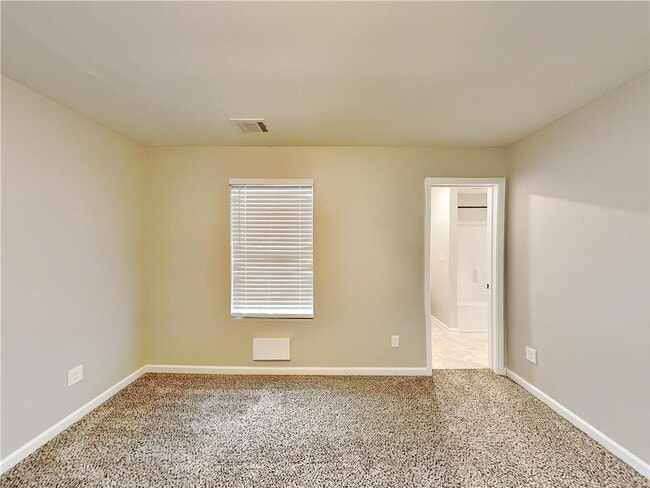 Building Photo - 4903 Heritage Cir