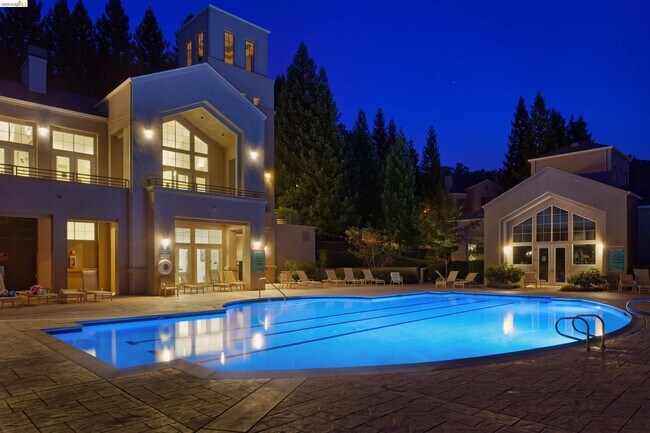 Building Photo - 200 Caldecott Ln