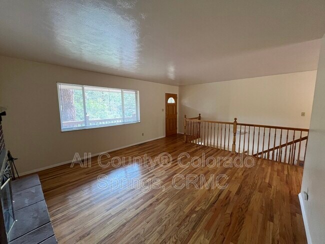 Building Photo - 15080 Deby Dr
