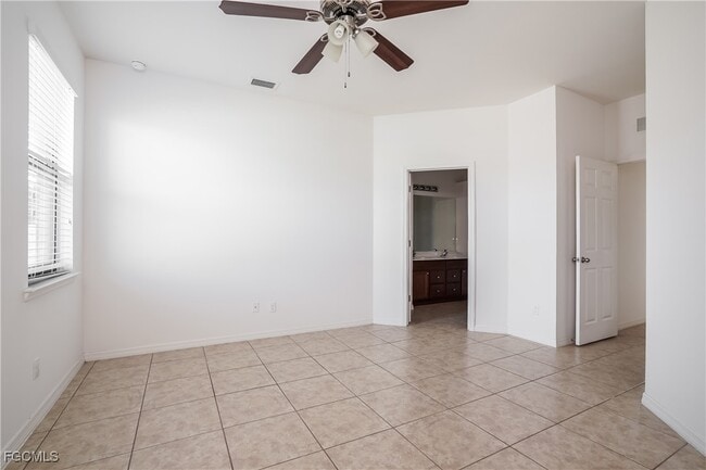 Building Photo - 1107 SW 6th Ct