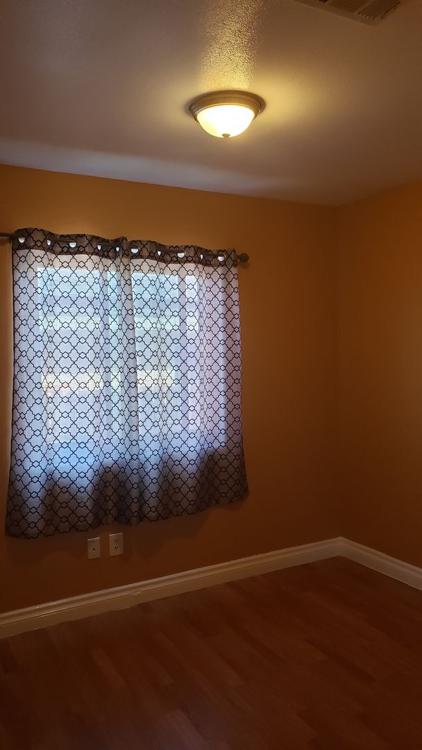 Building Photo - 40(718)