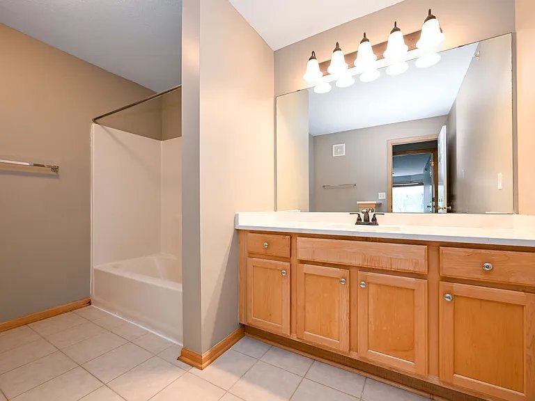 Building Photo - 770 Wisconsin Ave N