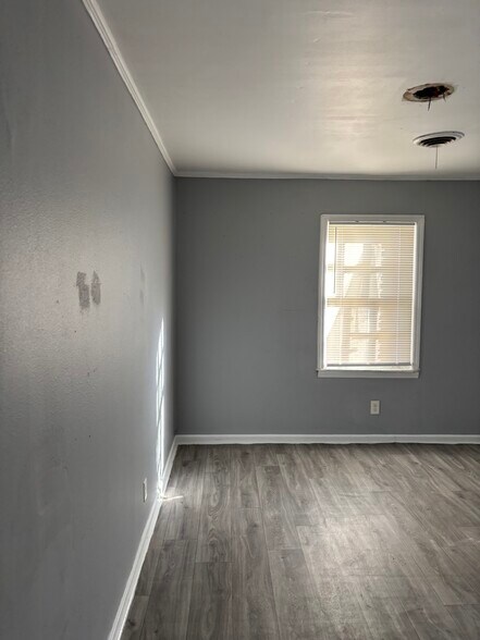 Building Photo - 703 Cecelia Ave