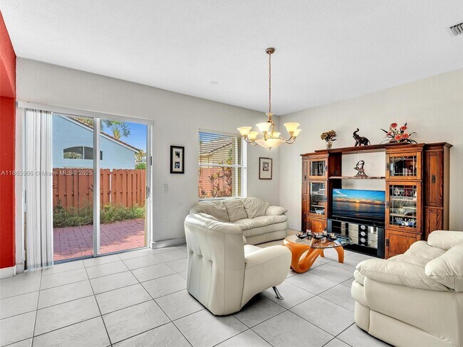 Building Photo - 3844 SW 53rd St
