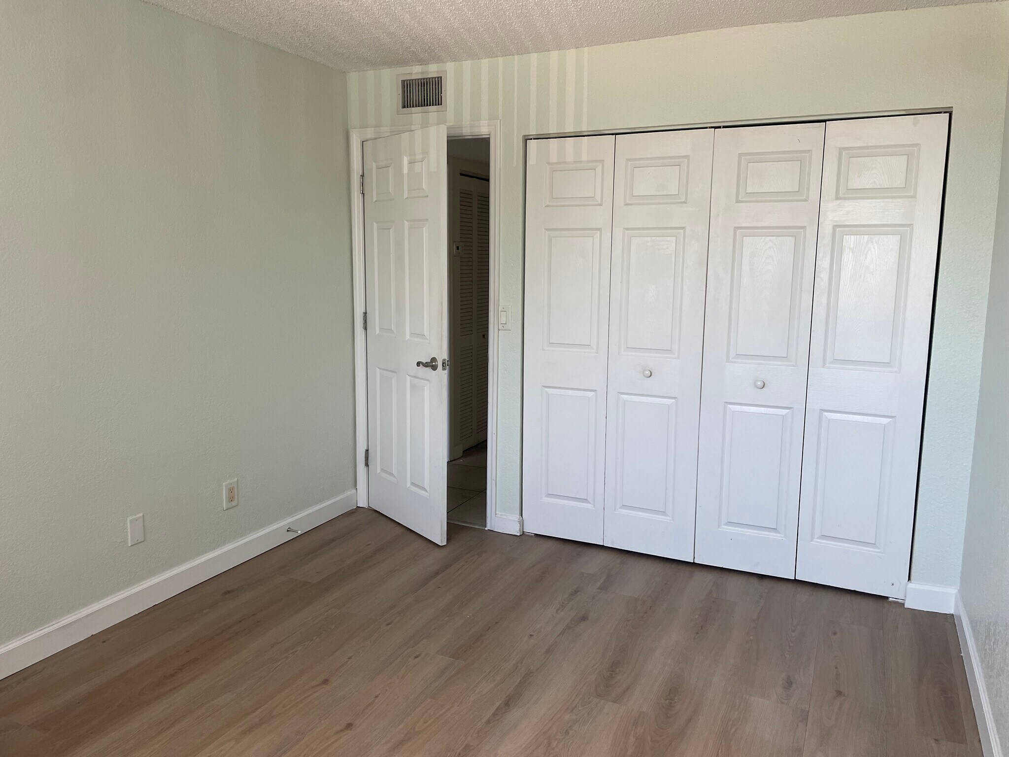 Building Photo - 2630 Coconut Bay Ln
