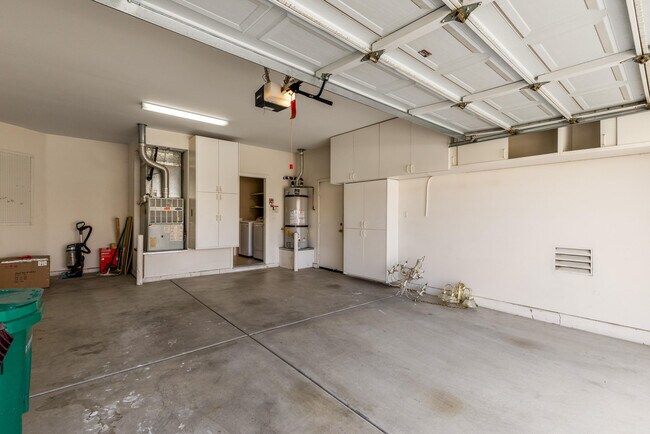 Building Photo - 78745 Platinum Dr