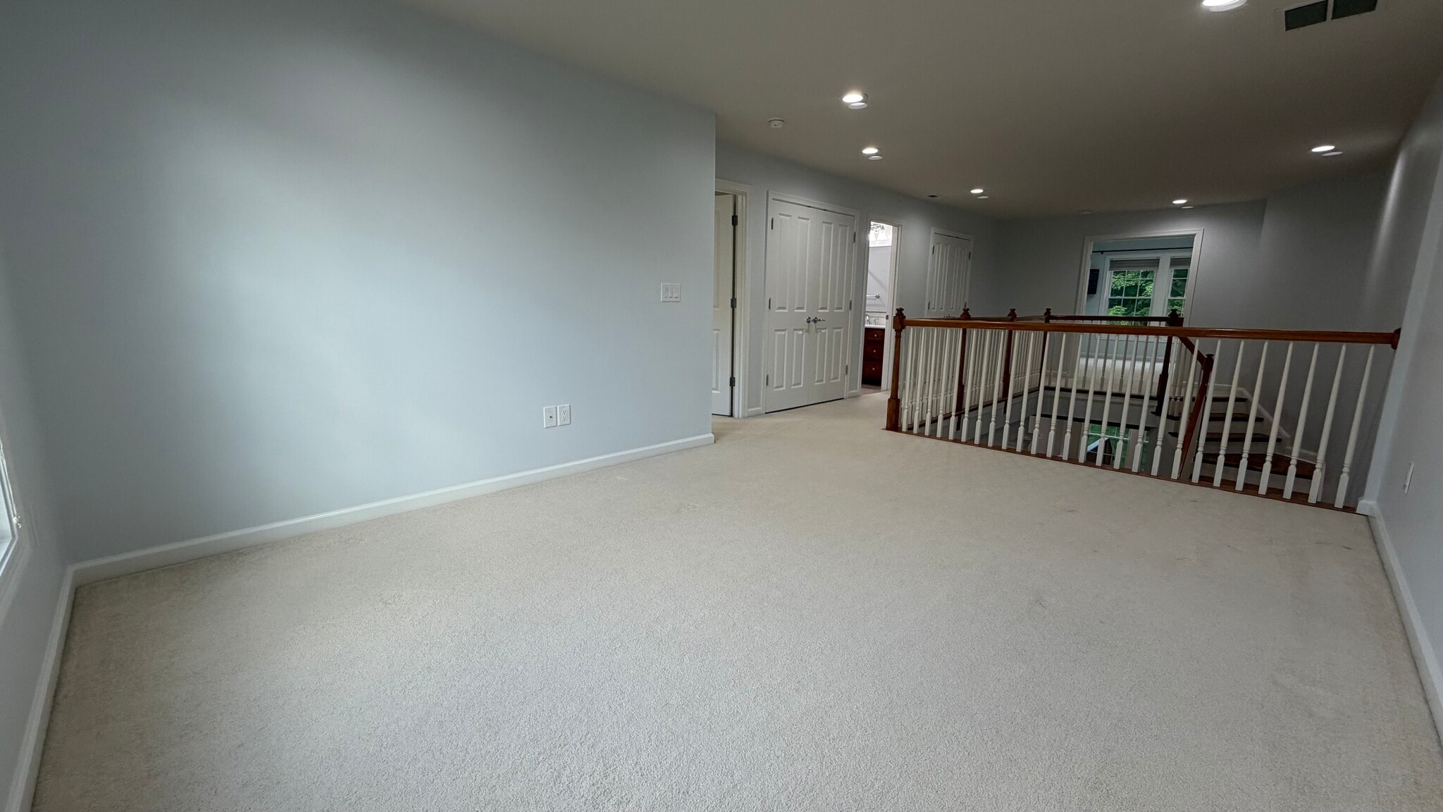 Building Photo - 281 Sterling Dr
