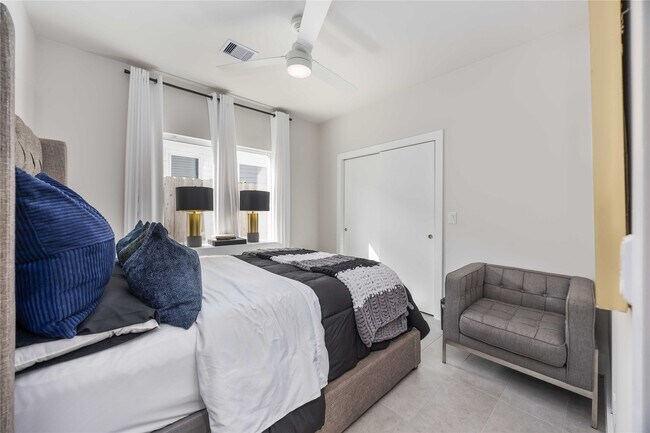 Building Photo - 5310 Suez St