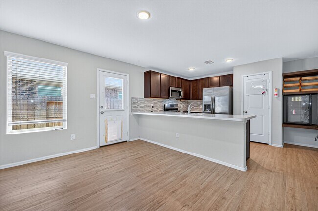 Building Photo - 7811 Sundrop Hl Trl