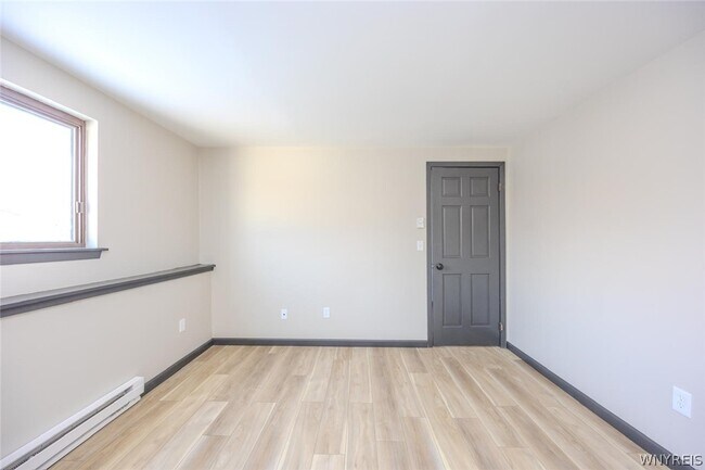 Building Photo - 6379 Robinson Rd