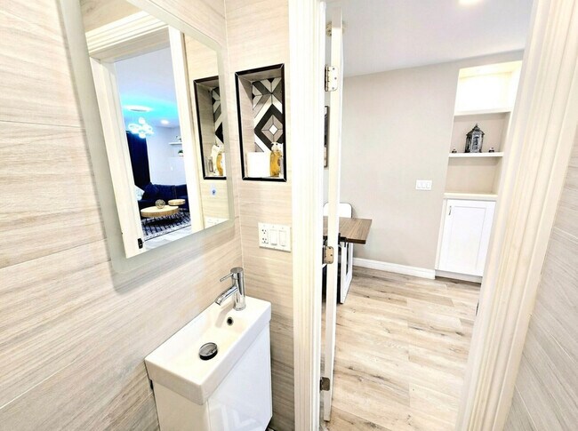 Building Photo - 451 E Lincoln Ave