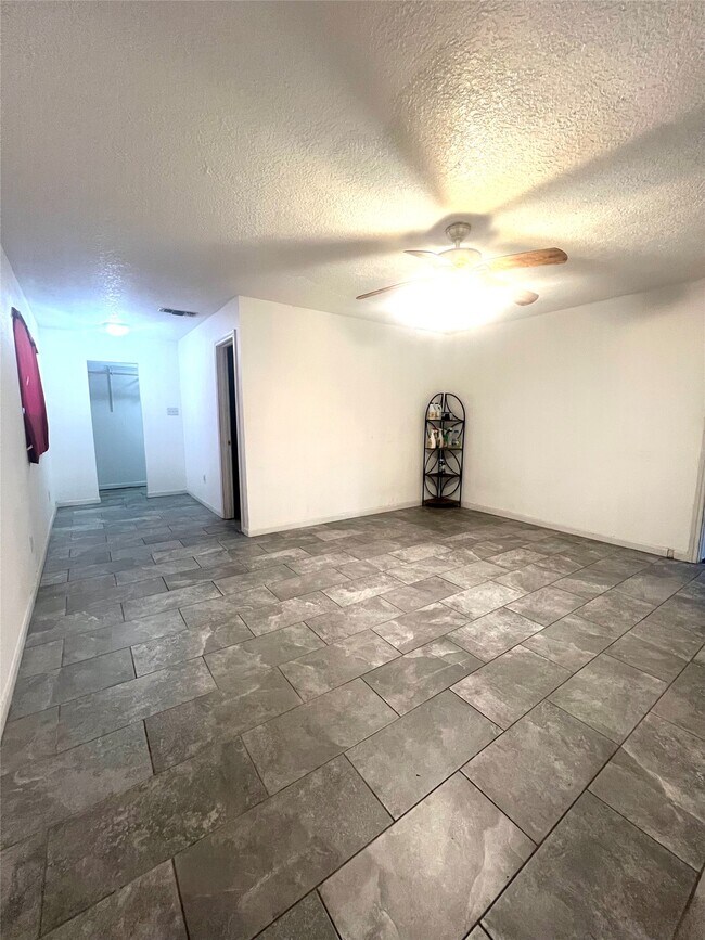 Building Photo - 10515 Sagewind Dr