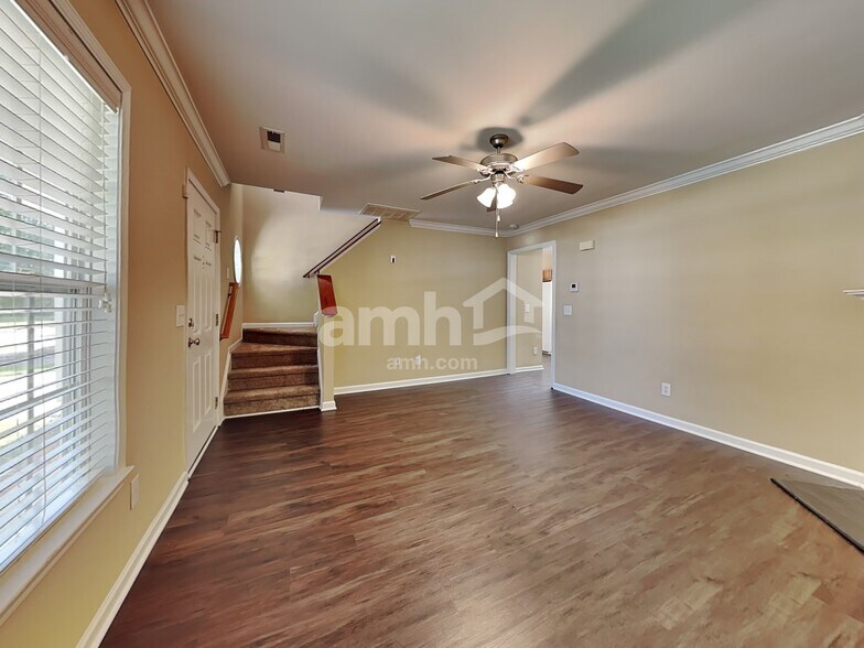 Building Photo - 14 Bluestem Ct
