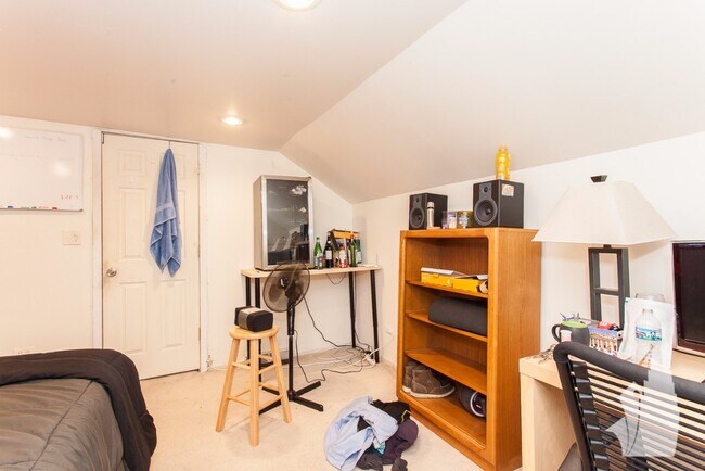 Building Photo - 1634 N Cleveland Ave