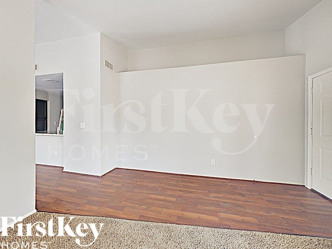 Building Photo - 3167 W Foothill Dr