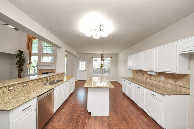 Building Photo - 11451 Ashford Willow