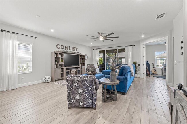 Building Photo - 5540 Del Coronado Dr