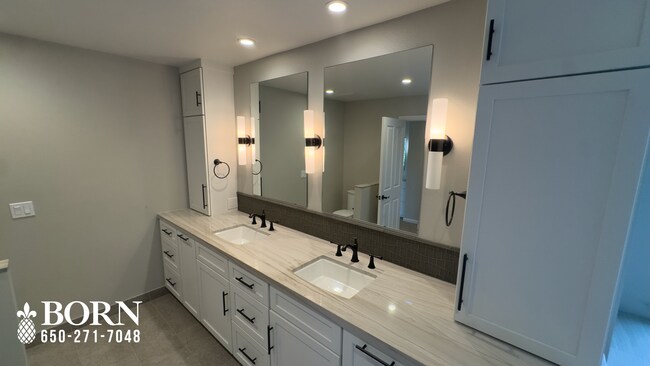 Building Photo - 32 Fairway Pl