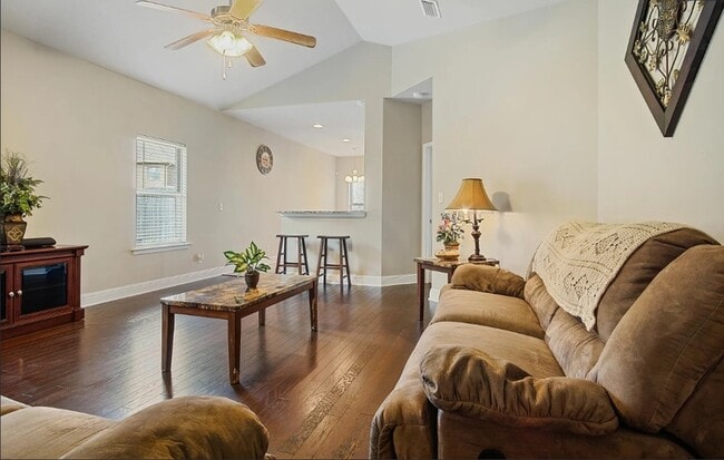 Building Photo - 2492 Bentridge Dr W