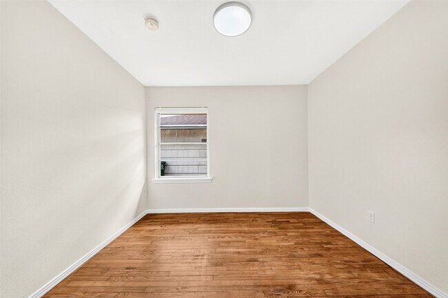 Building Photo - 4045 Woodfox St