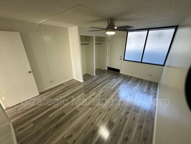 Building Photo - 1301 Lusitana St