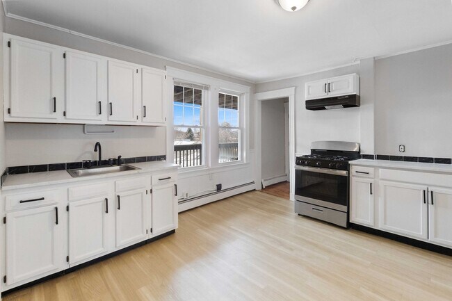 Building Photo - 248 Rantoul St