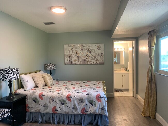 Building Photo - 2290 D St