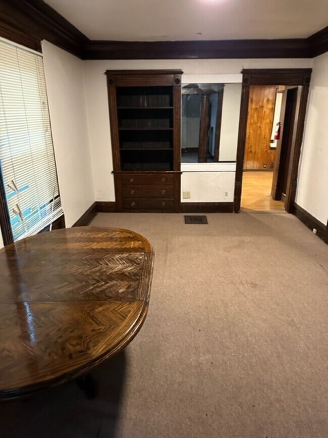 Building Photo - 605 E Buchtel Ave