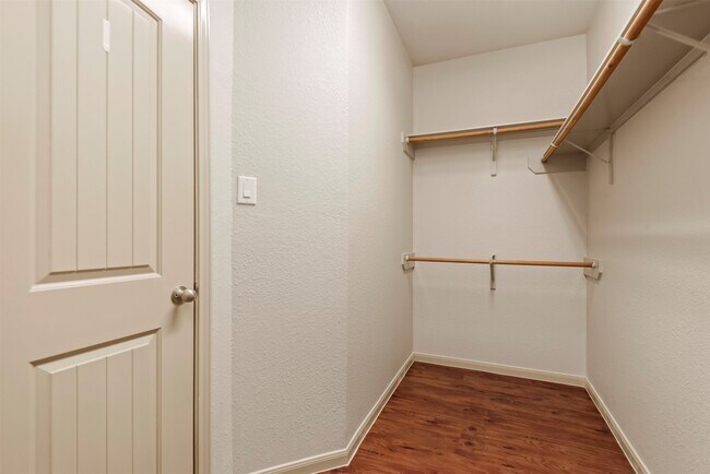 Building Photo - 8734 Auburn Mane Dr