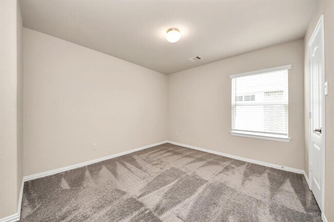 Building Photo - 21254 Lucknow Ln