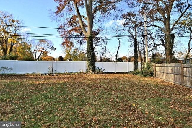 Building Photo - 660 Osborne Ave