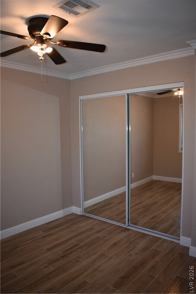 Building Photo - 717 Nectarine Ct