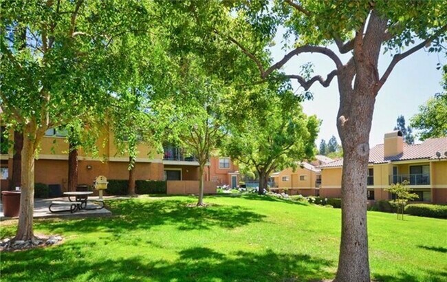 Building Photo - 10655 Lemon Ave