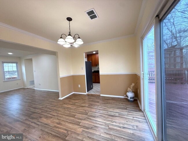 Building Photo - 5278 Lonsdale Dr