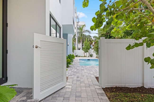 Building Photo - 204 Osceola Park Ln