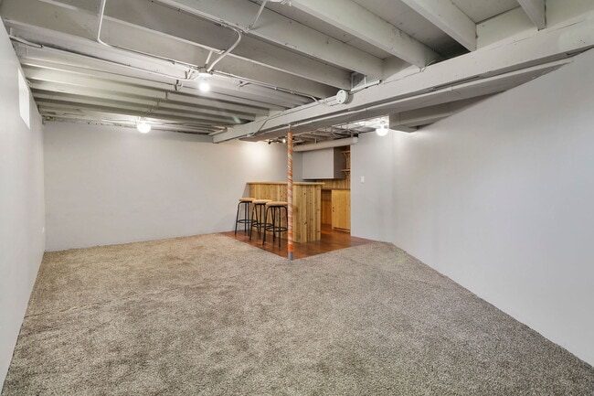Building Photo - 1515 N Pleasant Dr