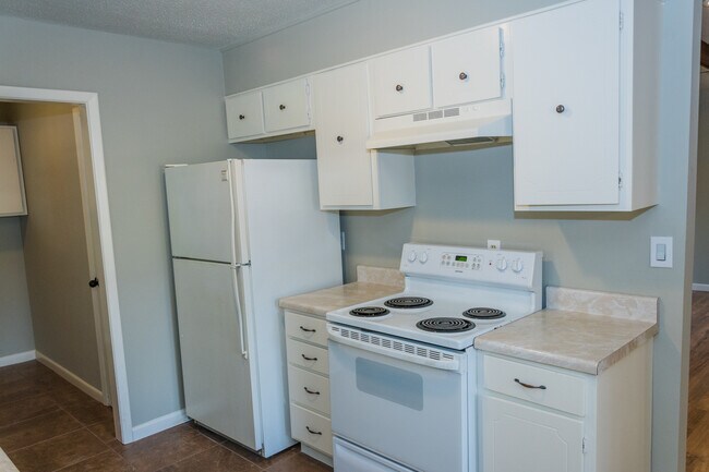 Building Photo - 3 Bed 1.5 Bath