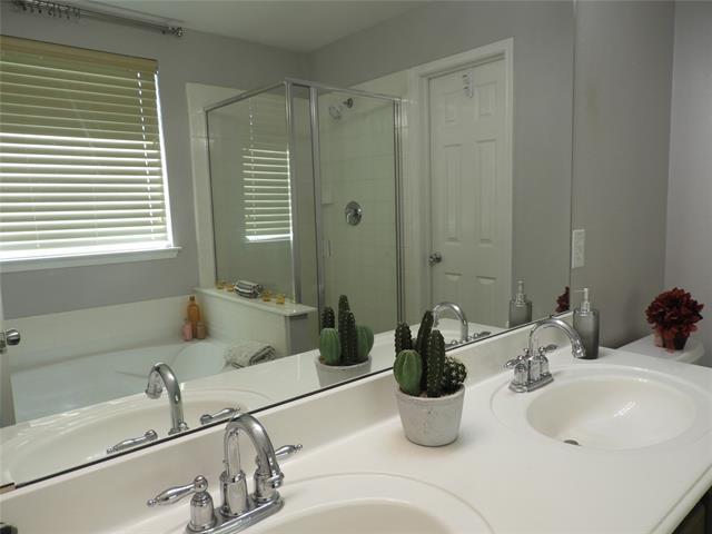Building Photo - 3900 Coloma Dr