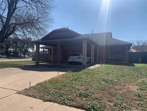 Building Photo - 7701 Croftwood Dr