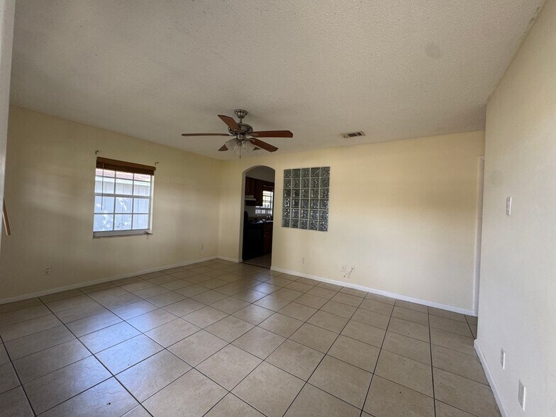 Building Photo - 364 16th St SW