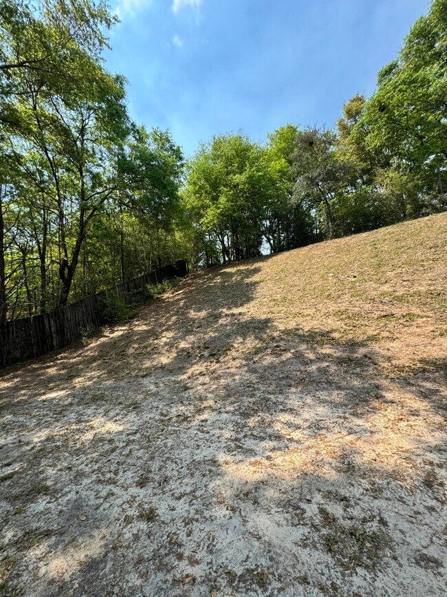 Building Photo - 129 Oak Terrace Dr