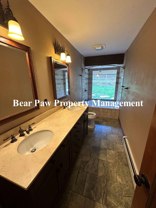 Building Photo - Lovely Home in Soda Creek!!